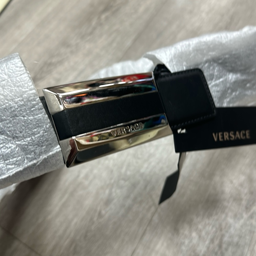 Versace men belt all black with silver buckle very classy